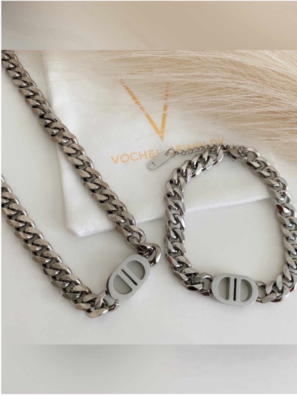 Stainless Steel Silver Designer Luxury Bracelet & Necklace Set - Picture 4 of 14